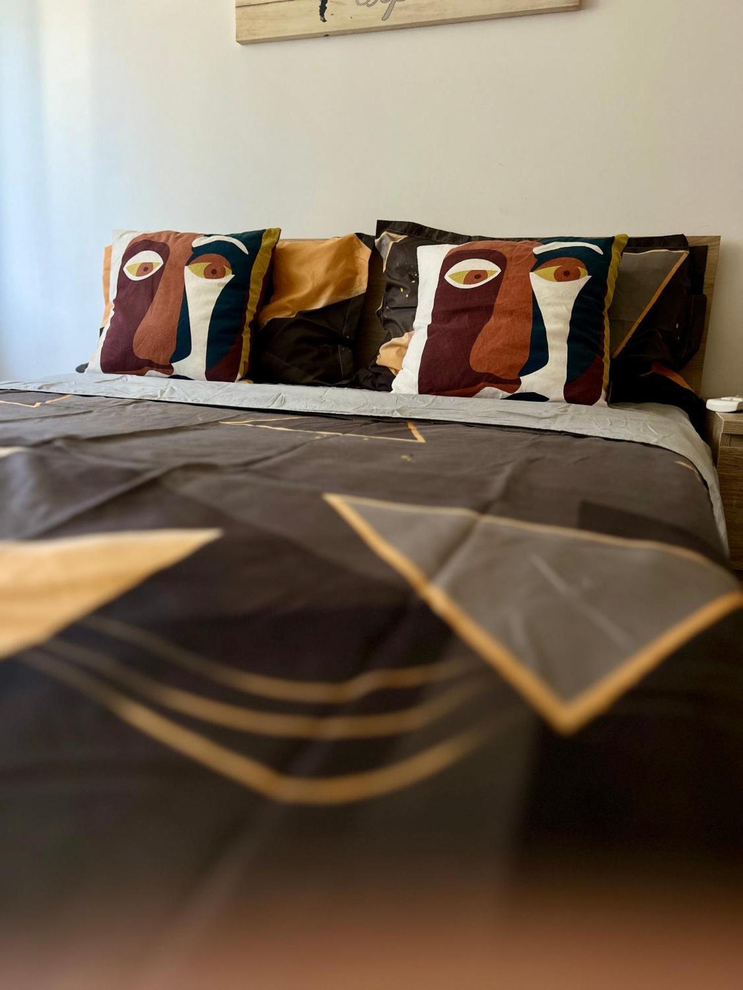 יאשי Snug Apartament מראה חיצוני תמונה
