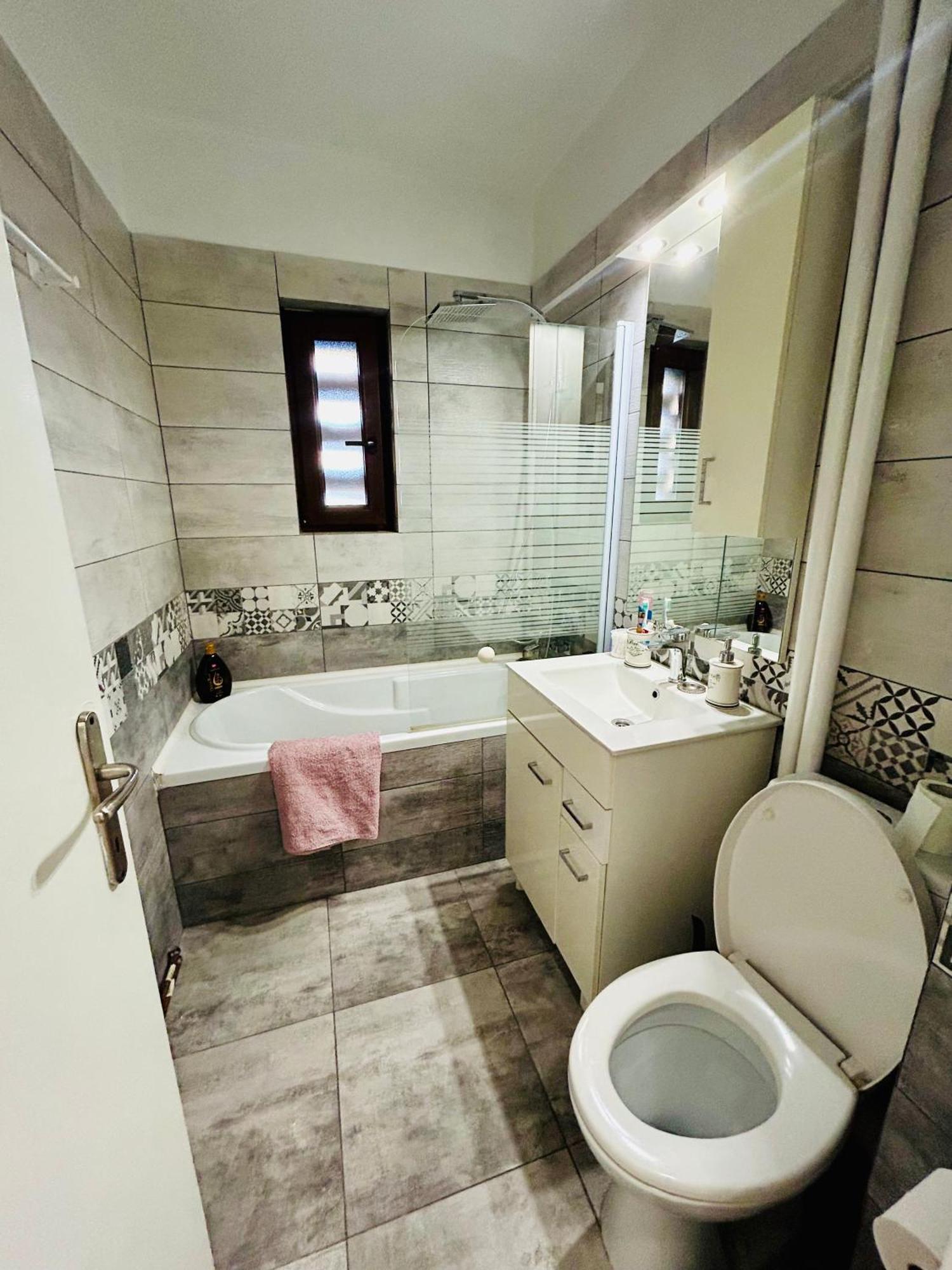 יאשי Snug Apartament מראה חיצוני תמונה