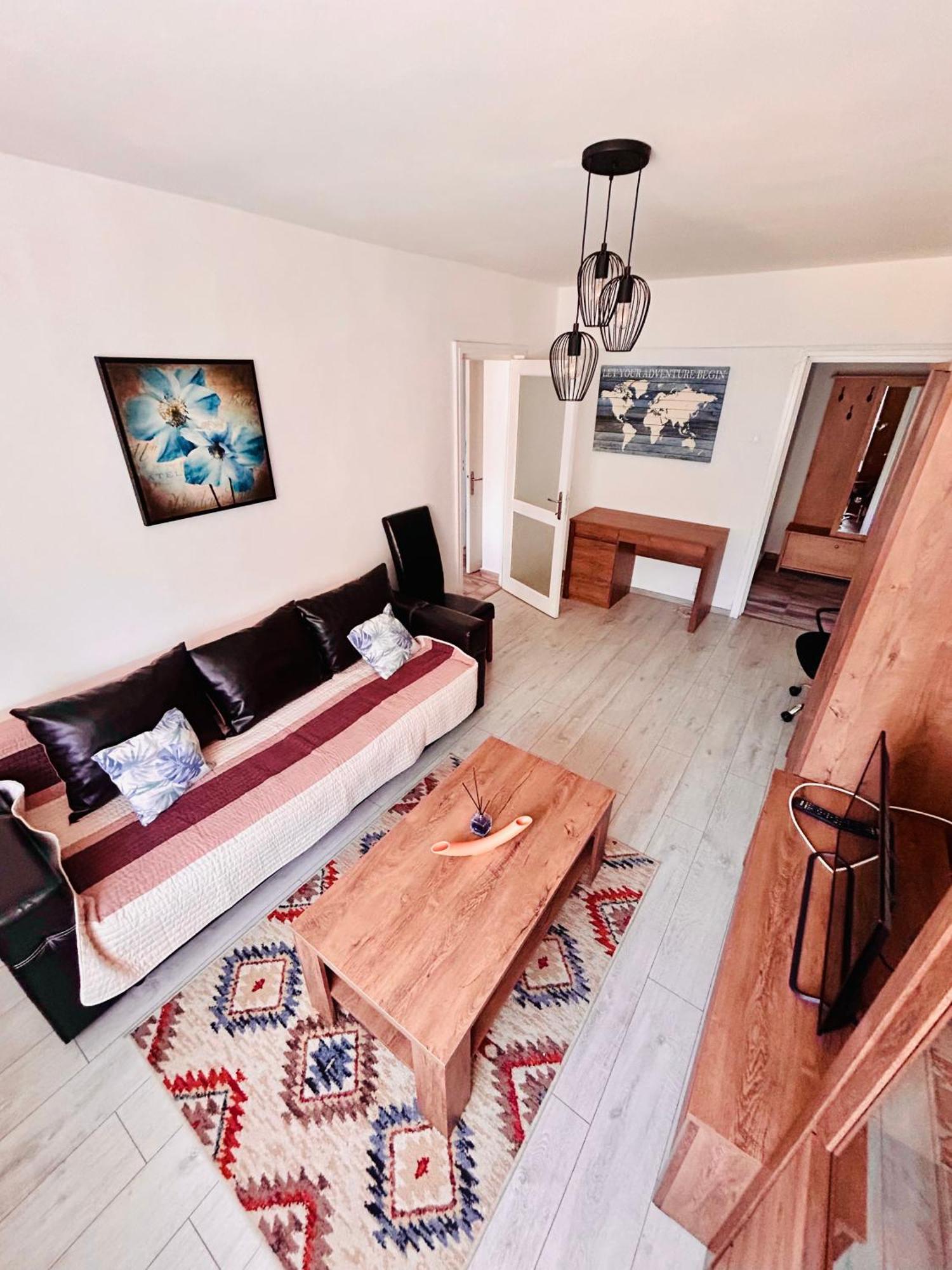 יאשי Snug Apartament מראה חיצוני תמונה