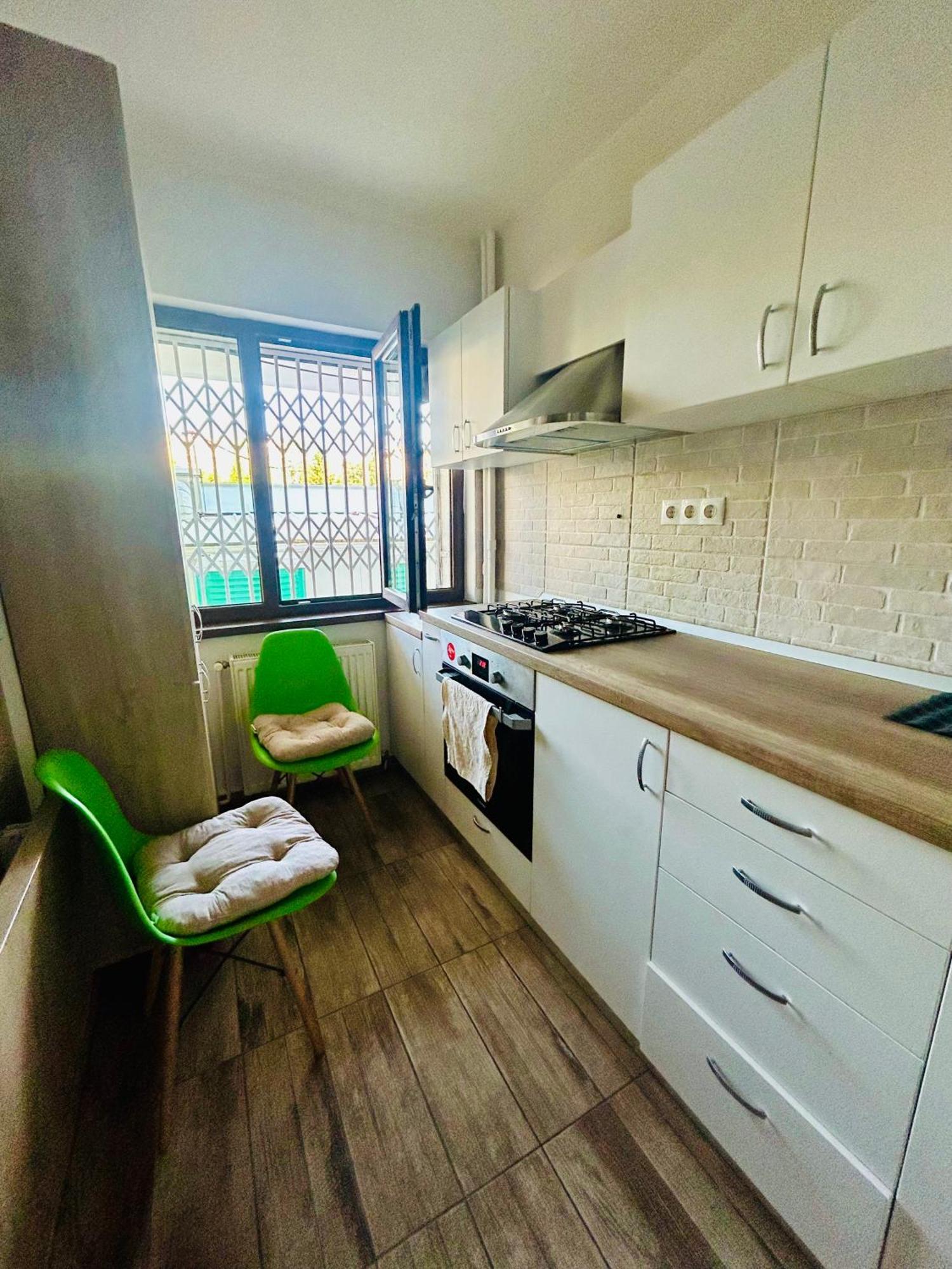 יאשי Snug Apartament מראה חיצוני תמונה